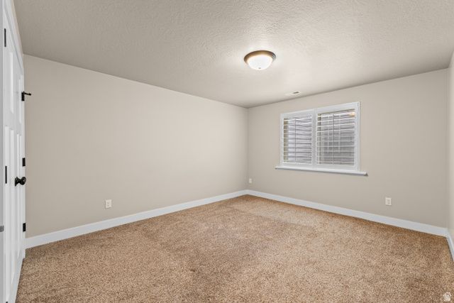 378 N THURSTON LN, Layton, UT 84040