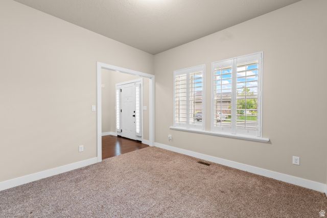 378 N THURSTON LN, Layton, UT 84040