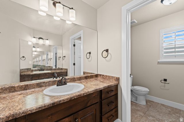 378 N THURSTON LN, Layton, UT 84040