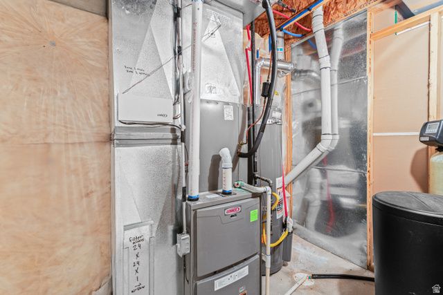 378 N THURSTON LN, Layton, UT 84040