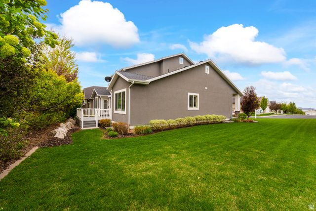 378 N THURSTON LN, Layton, UT 84040