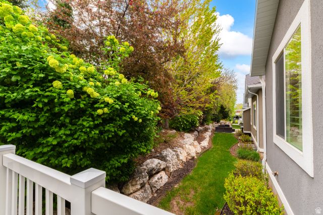 378 N THURSTON LN, Layton, UT 84040