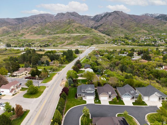 378 N THURSTON LN, Layton, UT 84040