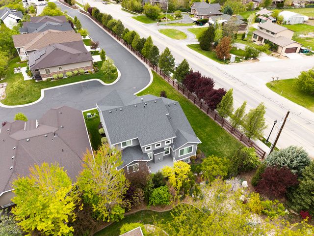 378 N THURSTON LN, Layton, UT 84040