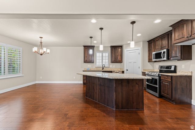 378 N THURSTON LN, Layton, UT 84040