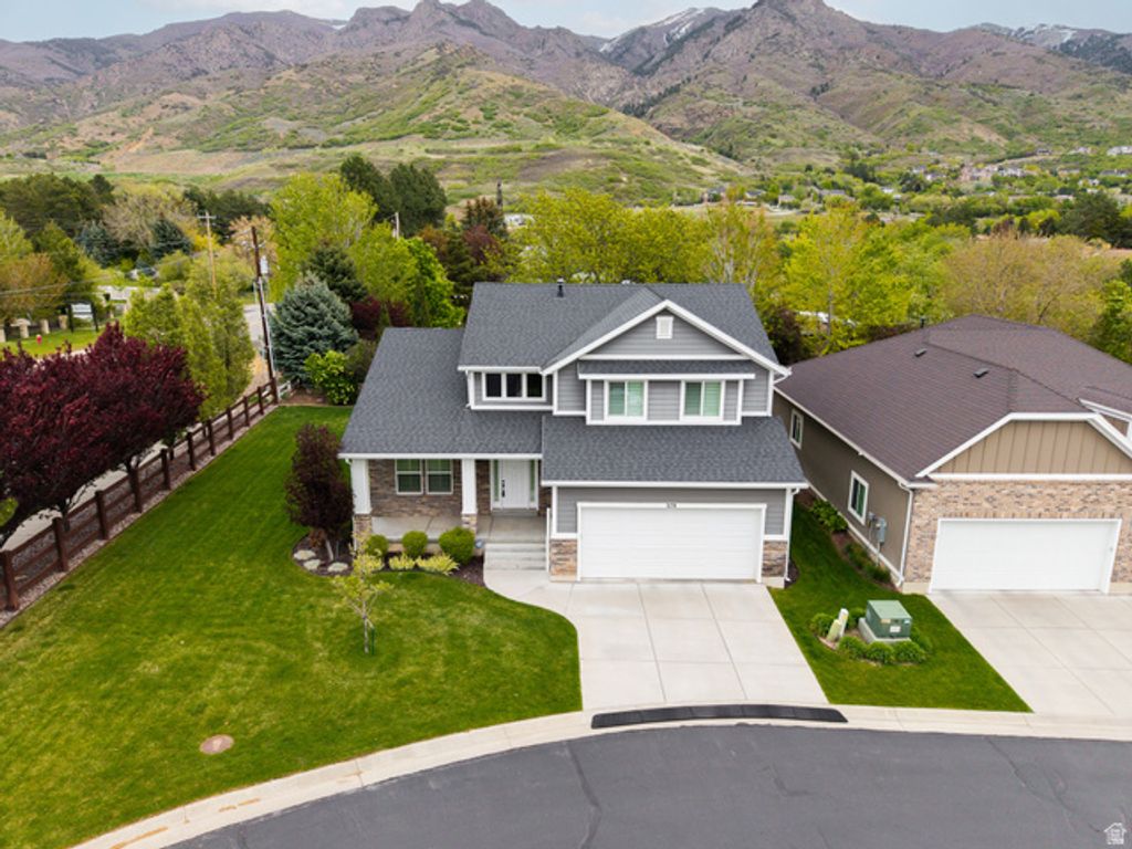 378 N THURSTON LN, Layton, UT 84040