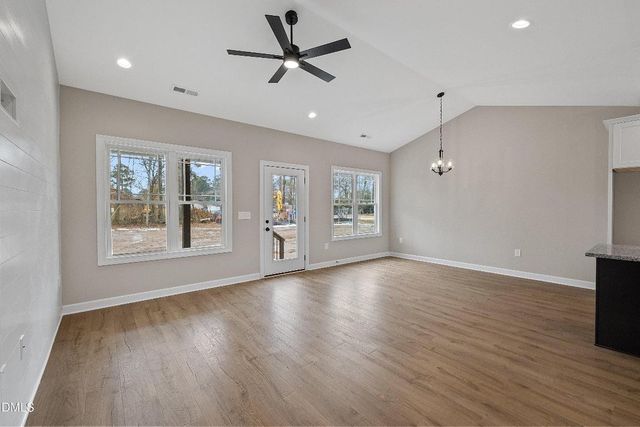 922 Micro Road W, Selma, NC 27576