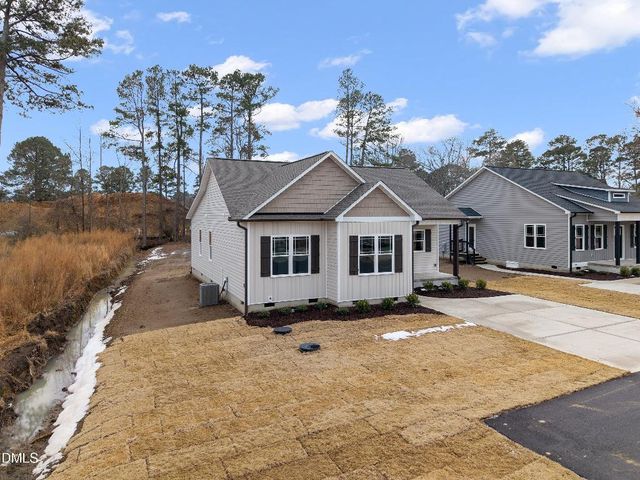 922 Micro Road W, Selma, NC 27576