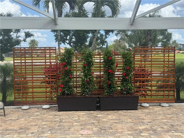 1203 Foxfire LN, Naples, FL 34104