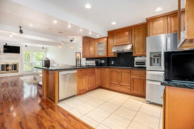 1900 Bay Area Boulevard 109, Houston, TX 77058