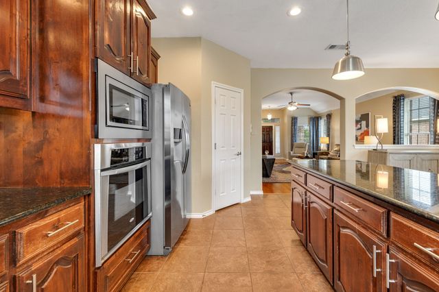 5752 Skinner Way, Grand Prairie, TX 75052
