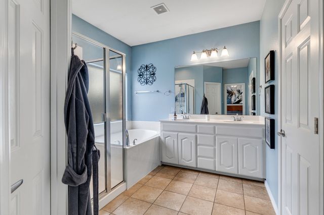 5752 Skinner Way, Grand Prairie, TX 75052