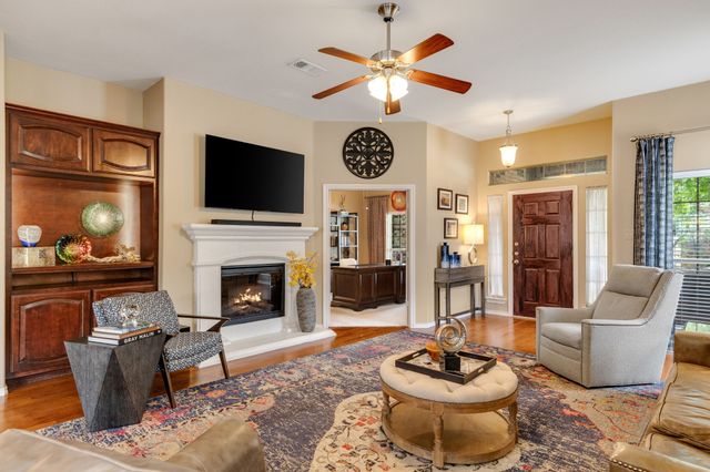 5752 Skinner Way, Grand Prairie, TX 75052
