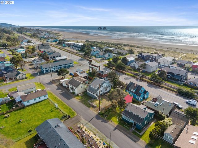 353 S ANCHOR St, Rockaway Beach, OR 97136