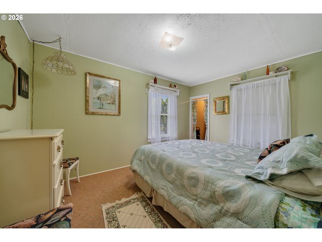 353 S ANCHOR St, Rockaway Beach, OR 97136