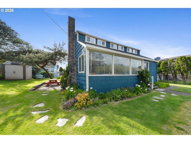 353 S ANCHOR St, Rockaway Beach, OR 97136