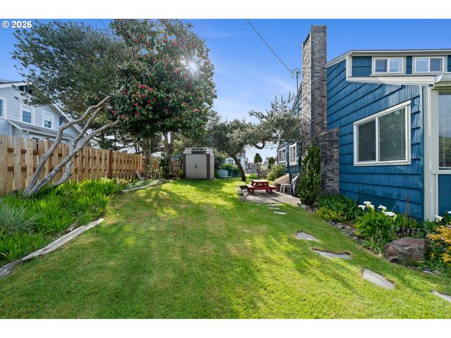 353 S ANCHOR St, Rockaway Beach, OR 97136