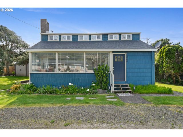 353 S ANCHOR St, Rockaway Beach, OR 97136