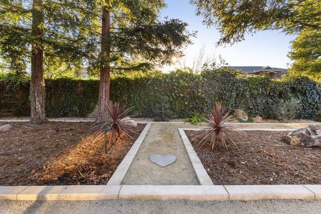 8509 Twin Trails Dr, Antelope, CA 95843