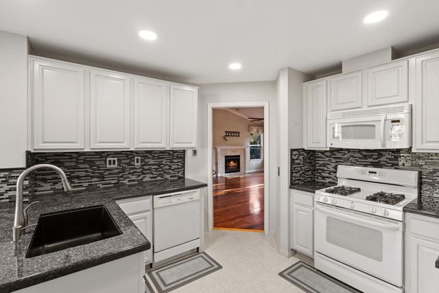 8509 Twin Trails Dr, Antelope, CA 95843