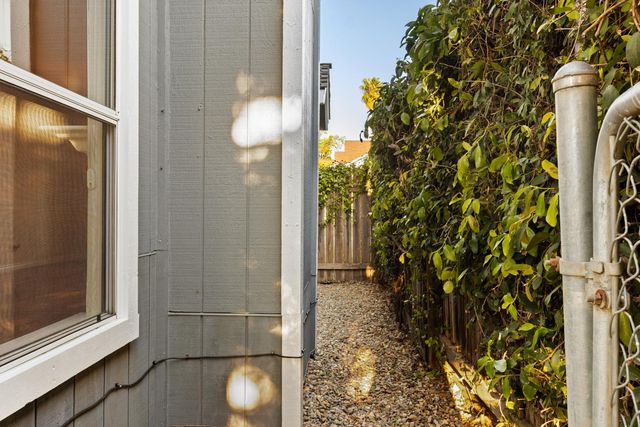 8509 Twin Trails Dr, Antelope, CA 95843