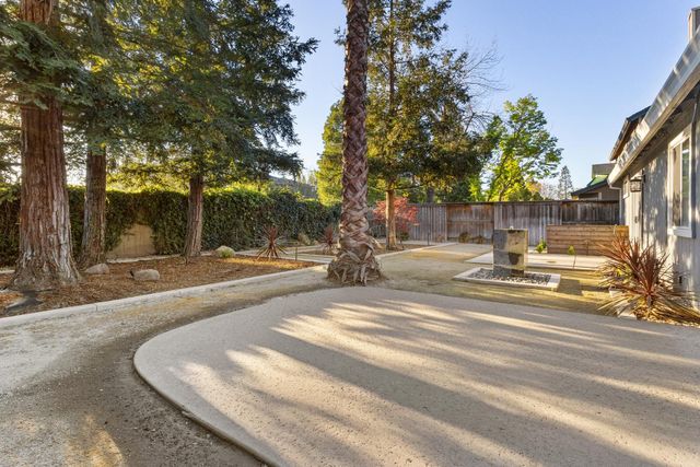 8509 Twin Trails Dr, Antelope, CA 95843