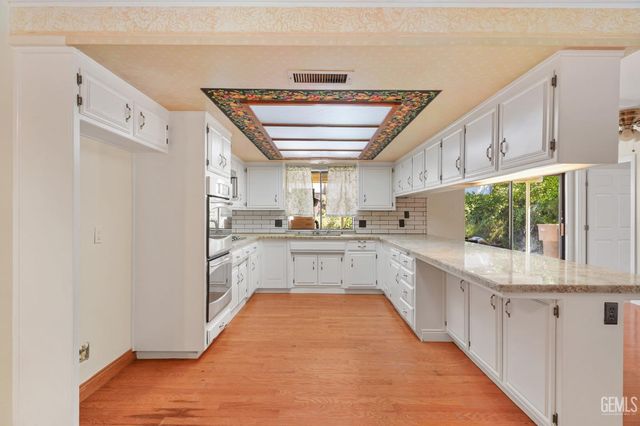 6918 Crestwood Street, Bakersfield, CA 93308