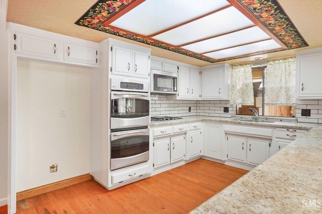 6918 Crestwood Street, Bakersfield, CA 93308