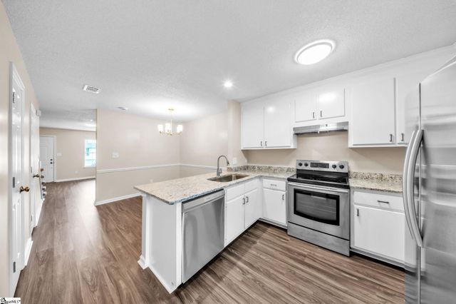 404 W Townes Court, Spartanburg, SC 29301