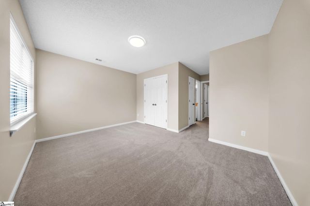 404 W Townes Court, Spartanburg, SC 29301