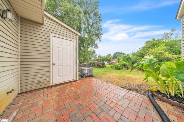 404 W Townes Court, Spartanburg, SC 29301