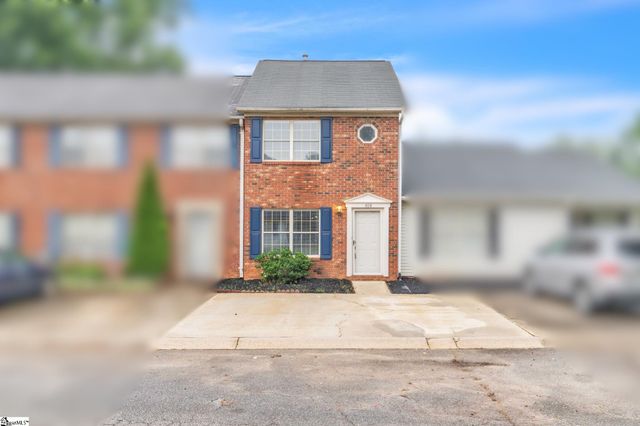 404 W Townes Court, Spartanburg, SC 29301