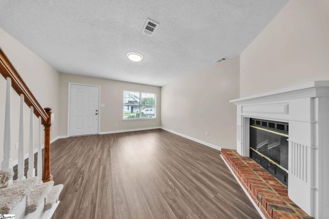 404 W Townes Court, Spartanburg, SC 29301
