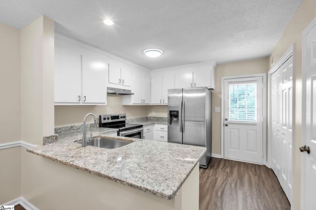 404 W Townes Court, Spartanburg, SC 29301