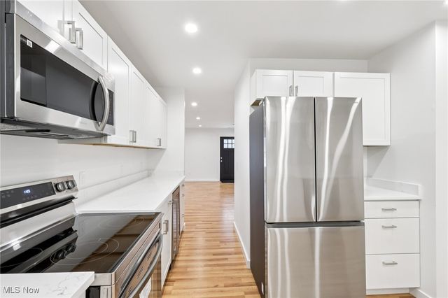 3943 Darrow Road, Stow, OH 44224