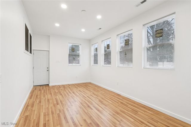 3943 Darrow Road, Stow, OH 44224