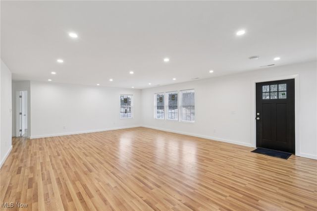 3943 Darrow Road, Stow, OH 44224