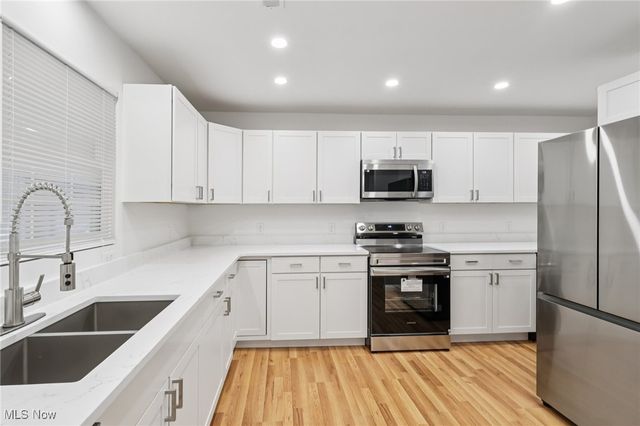 3943 Darrow Road, Stow, OH 44224