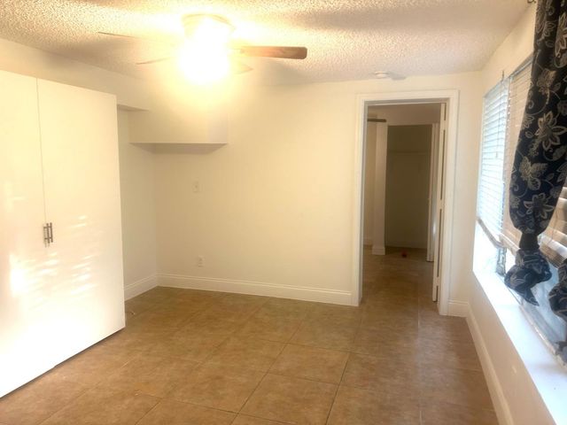 1067 Iroquois Avenue, Fort Lauderdale, FL 33312