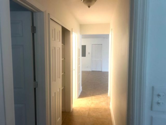 1067 Iroquois Avenue, Fort Lauderdale, FL 33312
