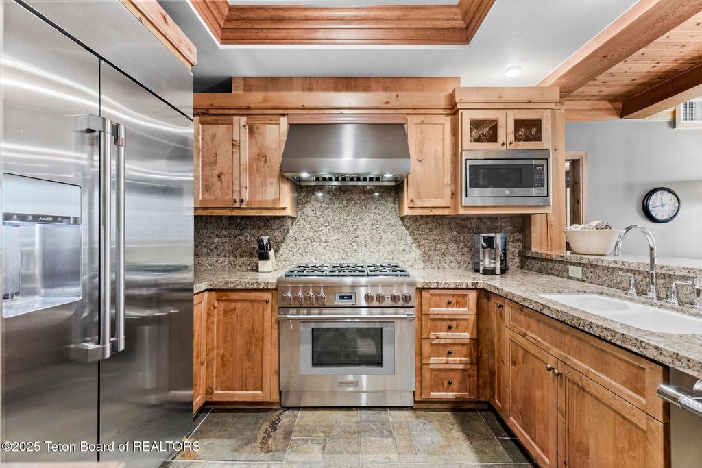 3285 W VILLAGE Drive 304, Teton Village, WY 83025 photo 8