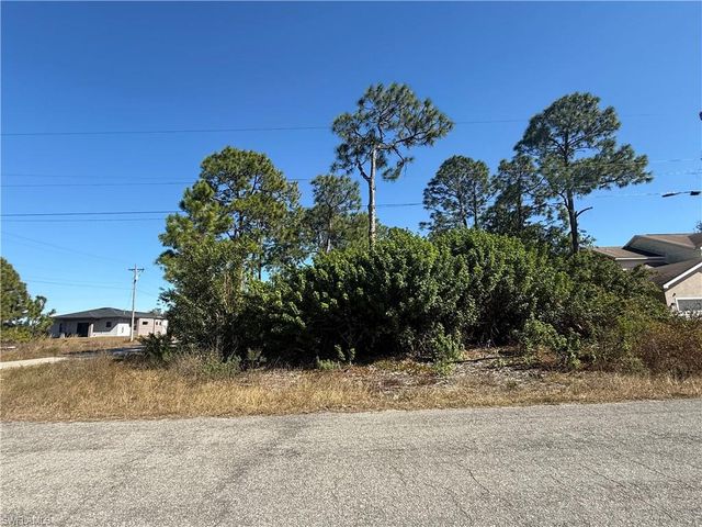 715 Bedford DR, Lehigh Acres, FL 33974