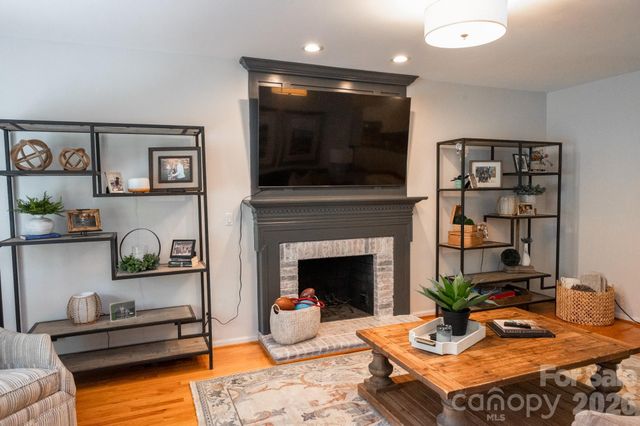 195 Cove Creek Loop, Mooresville, NC 28117