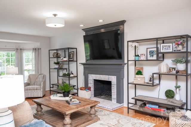 195 Cove Creek Loop, Mooresville, NC 28117