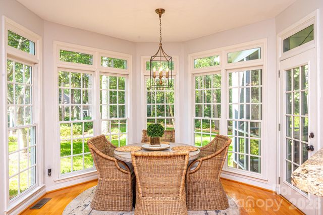 195 Cove Creek Loop, Mooresville, NC 28117