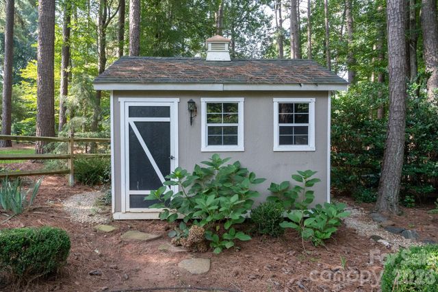 195 Cove Creek Loop, Mooresville, NC 28117