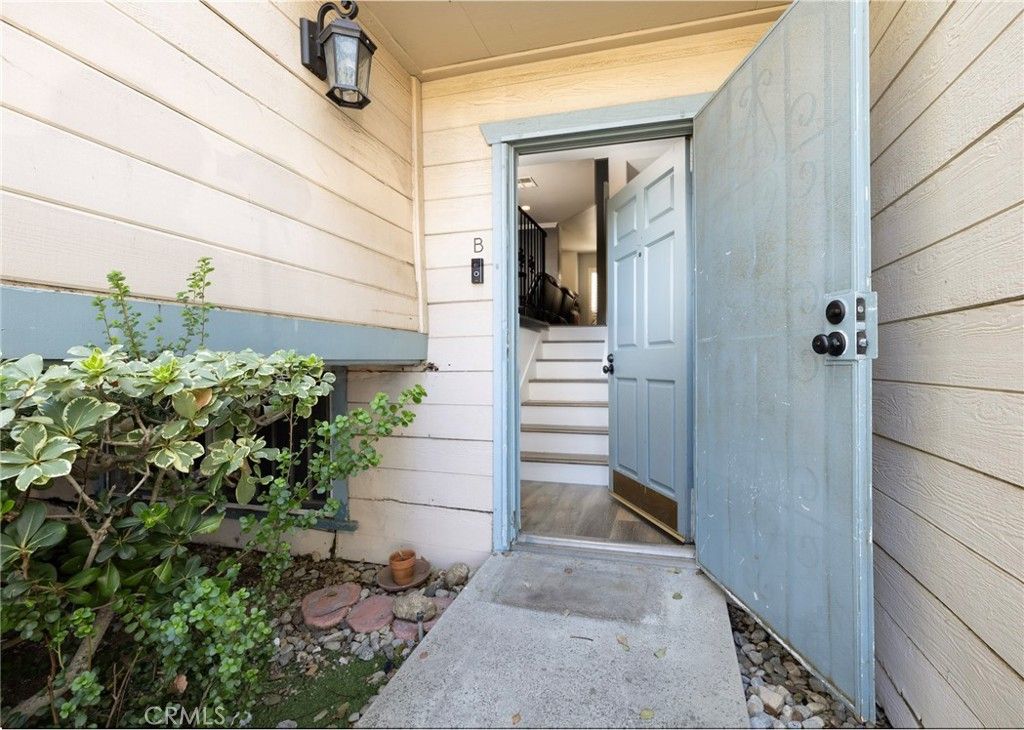 9933 Independence B, Chatsworth, CA 91311 — photo 2