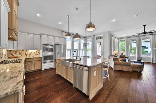 305 Mallory Court, Montgomery, TX 77316