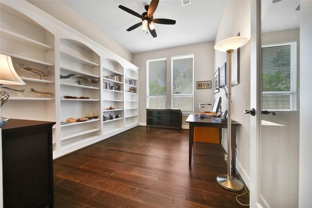 305 Mallory Court, Montgomery, TX 77316