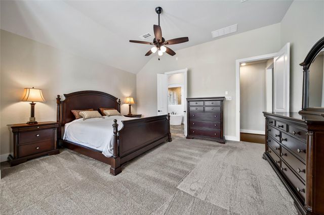 305 Mallory Court, Montgomery, TX 77316